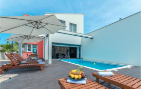 Gorgeous Home In Vrsi Mulo With Wifi